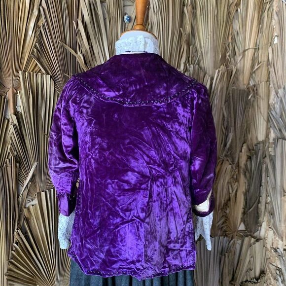 Antique Edwardian Purple Velvet Cropped Jacket - Picture 3 of 10